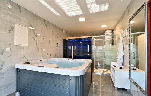 Aktivitātes, Stunning Home In Madzarevo With Sauna in Moždenec
