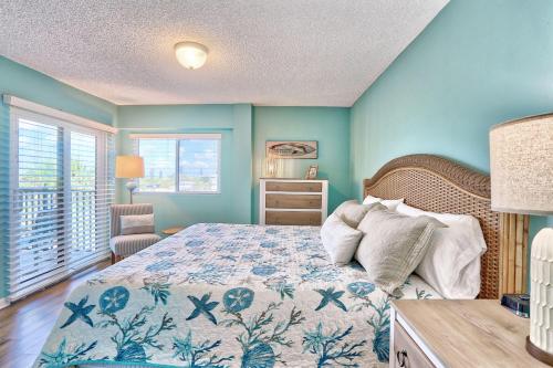 Land's End 404 building 1 Condo with Pool Beach Access Tennis Hot tubs BBQ - image 2