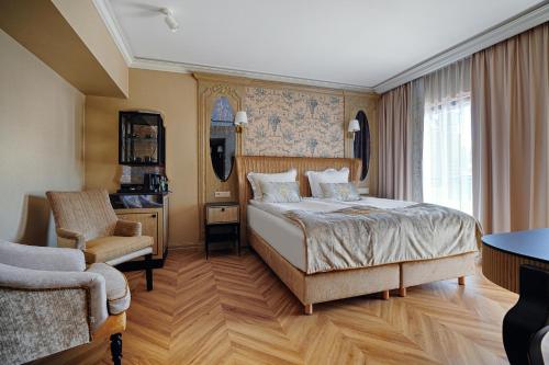 1 double bed, 1 sofa bed