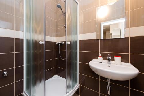 Affordable Stay Navratilova - main image
