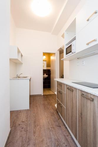 Affordable Stay Navratilova - image 2