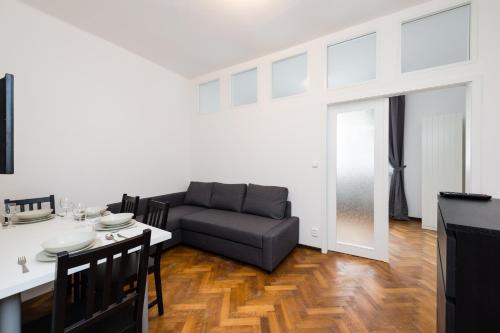 Affordable Stay Navratilova 1