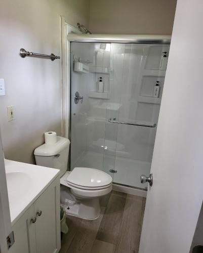 2 king bedrooms and 2 full bathrooms in Columbus, parking, 2 min to OSU, close to Riverside Methodist Hospital, Expo center in Columbus, USA
