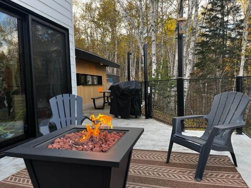 Dazzling Monthly Stay, Nature, Hot Tub & Serenity in Saint-Michel-Des-Saints