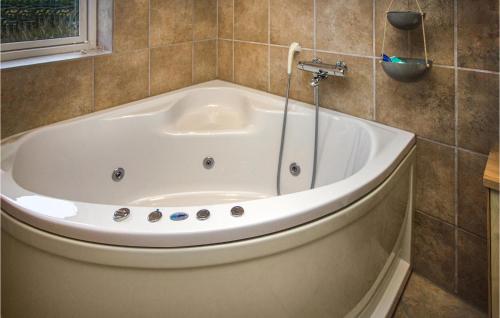 Bathroom, Three-Bedroom Holiday Home In Thisted in Sonder Vorupor