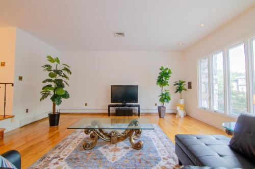 Teresa-Spacious duplex unit near NYC in Hoboken, USA