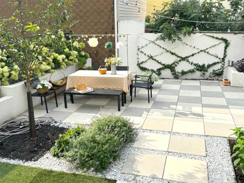 Facilities, Designer cozy 1 private bedroom w full bath & yard 20 min to nyc in Harrison (NJ)