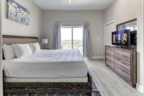 Disney Lakefront Luxury!