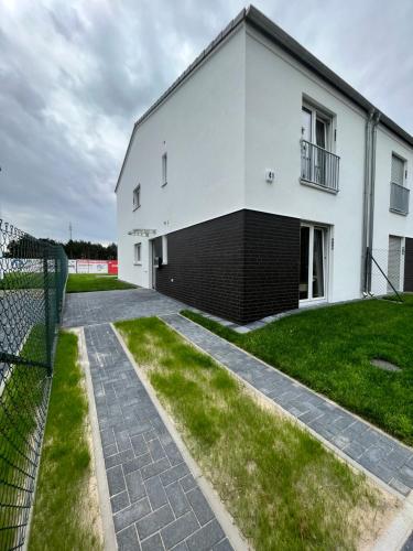 外部景觀, Charming Retreat Near Berlin - Cozy Stay in a Convenient Location in 呂德斯多夫拜柏林