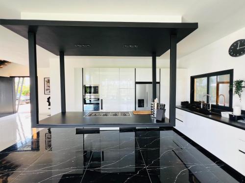 Casa B&W, Villa luxueuse Exceptionnelle, 8 personnes, à 1 min de la plage (Casa B&W, Villa luxueuse Exceptionnelle, 8 personnes, a 1 min de la plage) in Las Galeras