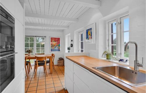 Kitchen, Pee Klims Hus in Brovst
