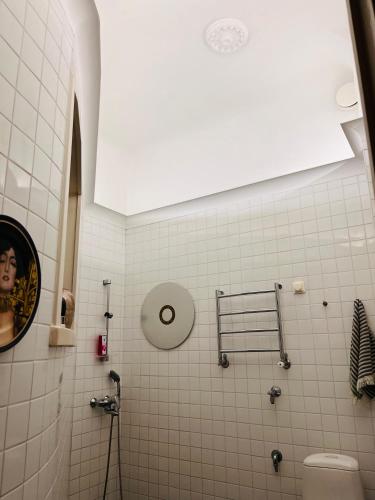 Art gallery room with own entrance at the centre of Helsinki in Ullanlinna