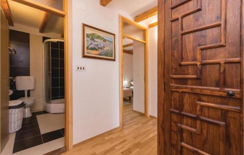virtuve, Two-Bedroom Holiday Home In Jagodnja Gornja in Donja Jagodnja