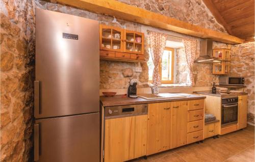 virtuve, Two-Bedroom Holiday Home In Jagodnja Gornja in Donja Jagodnja