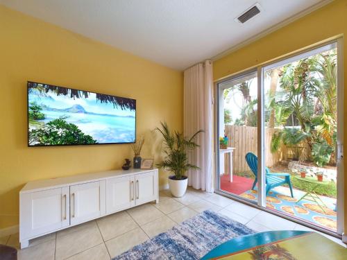 Coastal Bliss Retreat - Beach Vibes & Rockets in Cocoa Beach, USA