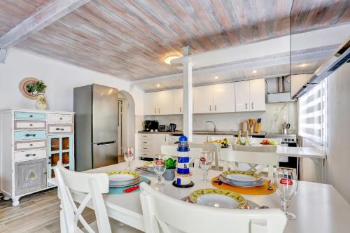 บริการและสิ่งอำนวยความสะดวก, Casa Vistamar comfy 4bd few steps to the ocean in ลาสปลายิตาส