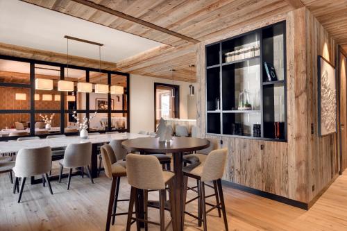 Antares NAOS 204D - huge duplex luxury apartment ski inski out in Meribel