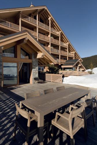 Antares NAOS 204D - huge duplex luxury apartment ski inski out in Meribel