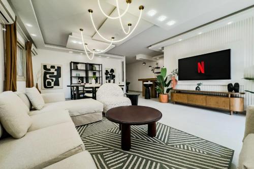 The 3BDR Avant-garde Residence 5 min to Airport