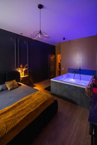 Dreamy Room - Evasion, balnéo & cinéma privé
