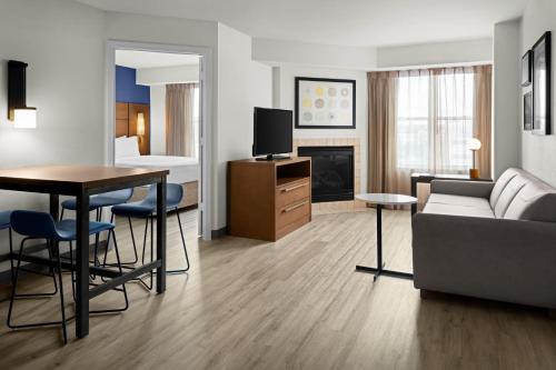 2 bedrooms, 3 beds
