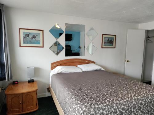 Eight Bar B Motel in Hartline