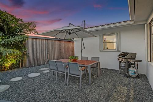Entire Luxury Junior Suite, 8 min from the Beach, Suite 2 detail