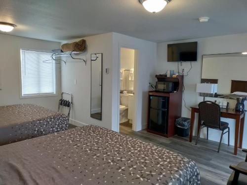 Eight Bar B Motel in Hartline