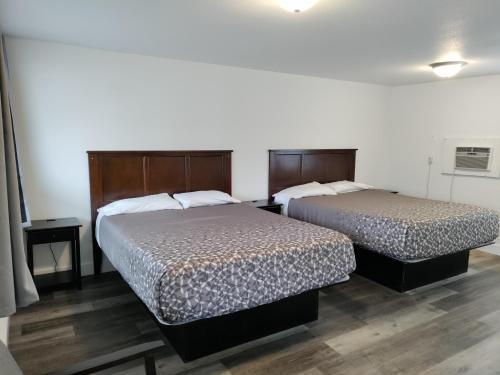Eight Bar B Motel in Hartline