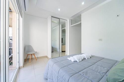One-Bedroom Apartment image 8