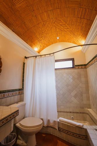 Master Suite (one bed) image 7