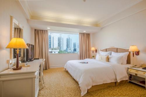 room detail thumbnail 1