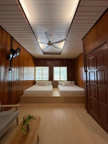 Manson Goat Cottage Manson Goat Cottage