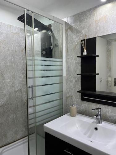 Confort en centre ville à moins de 15 min d Orly (Confort en centre ville a moins de 15 min d Orly) in 希利馬紮蘭