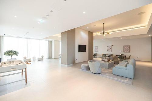 Downtown Sky High Luxury Apartment I City And Sea Views I Opp Dubai Mall Burj Khalifa, Dubai (photo 6)