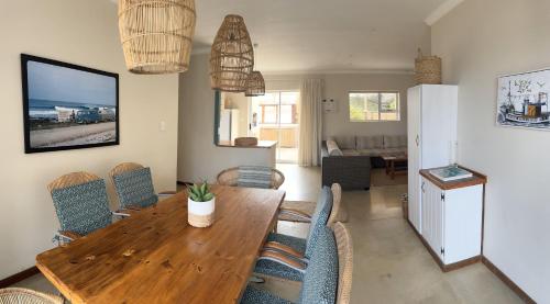 Secrets 1 at Waterkant 7, Jeffreys Bay (Foto 2)