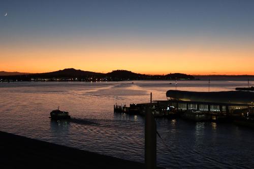 Penthouse apartment with stunning Harbour views, Auckland (foto 5)