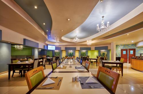 restavracija, Peermont Metcourt at Khoroni Thohoyandou in narodni park Kruger