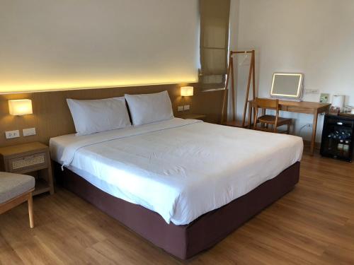 Suansin Garden Hotel โรงแรมสวนสินการ์เด้น Room Type - King Room with Garden View
