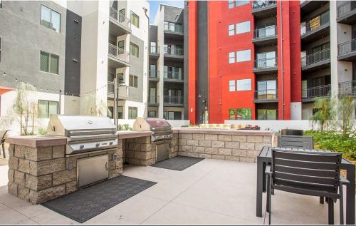 A-Class Lavish 2 bed Apt in Woodland Hills CA in Los Angeles, USA