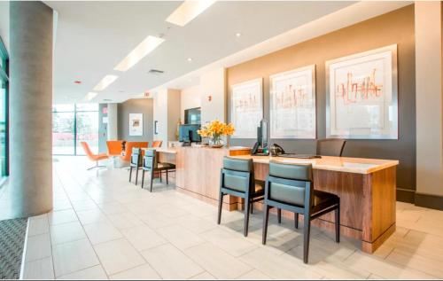 A-Class Lavish 2 bed Apt in Woodland Hills CA in Los Angeles, USA