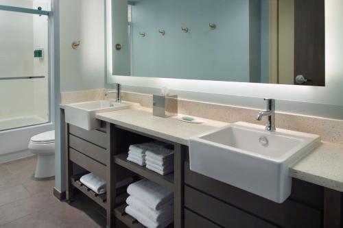 SpringHill Suites by Marriott Pensacola Beach - image 9