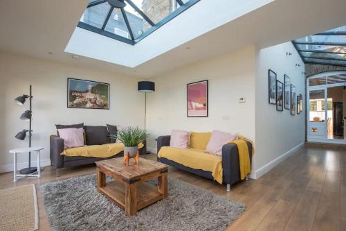 Charming Victorian House w Parking River Walks, Windsor (photo 4)