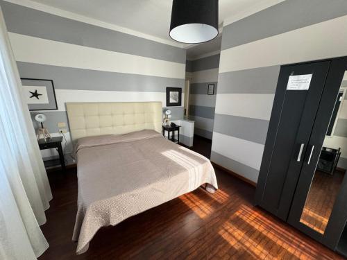 2 twin beds