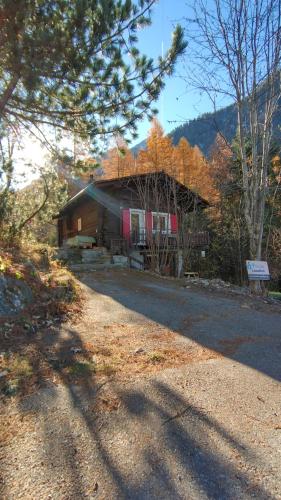 Petit chalet rustique et bucolique in Bovernier