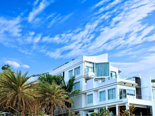Serenity Beach Hotel - 숙소 외관