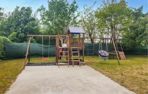 Pet Friendly Home In Maszewo With Wifi