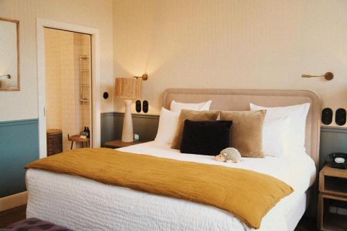 Superior Double Room image 9