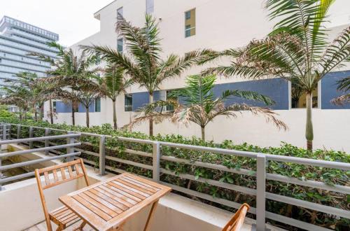Miami Beachfront Hotel Studio with Balcony - image 10