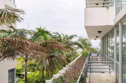 Miami Beachfront Hotel Studio with Balcony - image 13